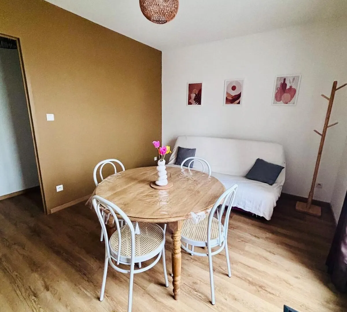 Logement Dans Le Rougier Montlaur  0*, Montlaur (Aveyron) Frankreich
